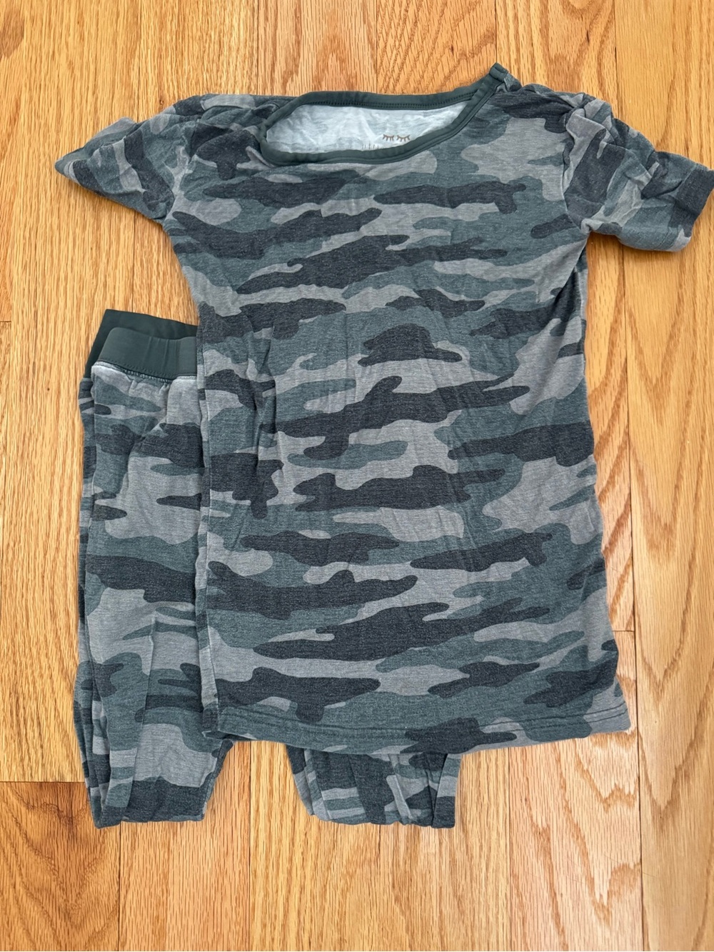 Little Sleepies - short sleeve & pant Camo PJs- Gray Camouflage - 7/8 GUC